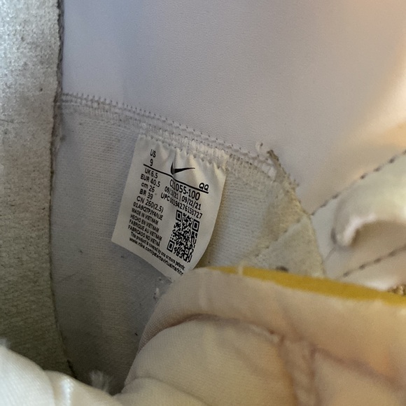 Nike Blazers - Picture 6 of 7